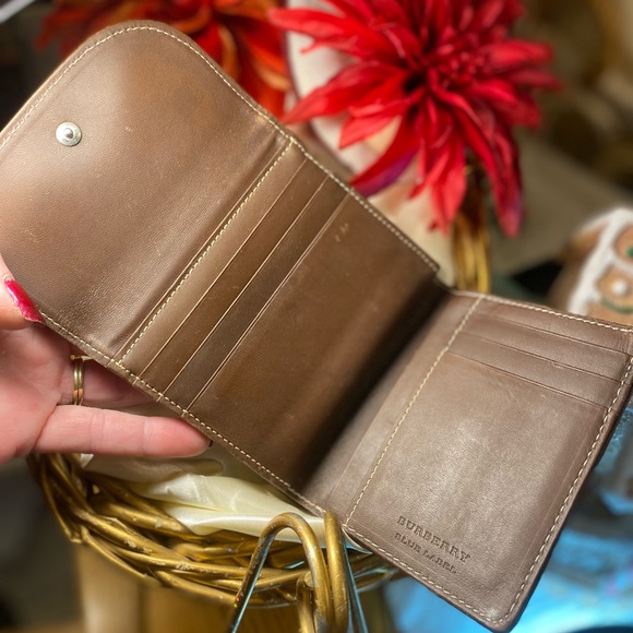 BURBERRY Womens NOVA CHECK Bifold Wallet w/snap coin pouch🔥EUC🎁Gift Idea - Picture 12 of 14